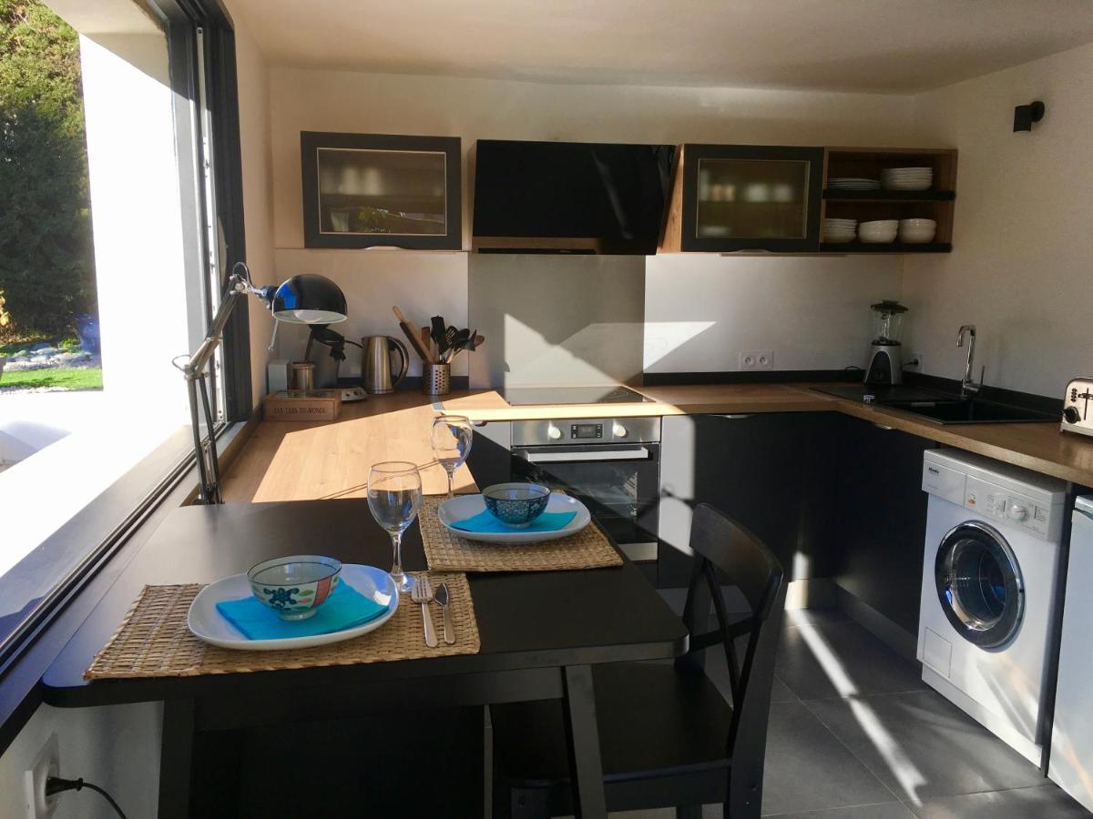Bed,Kitchen And Swimming Pool Villa Esterel Saint-Raphaël Εξωτερικό φωτογραφία