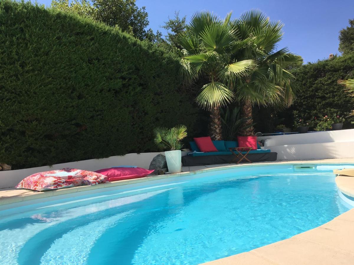 Bed,Kitchen And Swimming Pool Villa Esterel Saint-Raphaël Εξωτερικό φωτογραφία