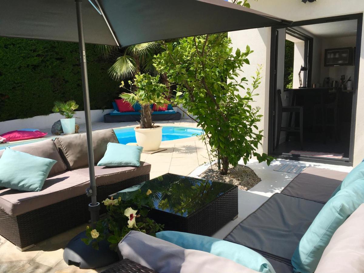 Bed,Kitchen And Swimming Pool Villa Esterel Saint-Raphaël Εξωτερικό φωτογραφία