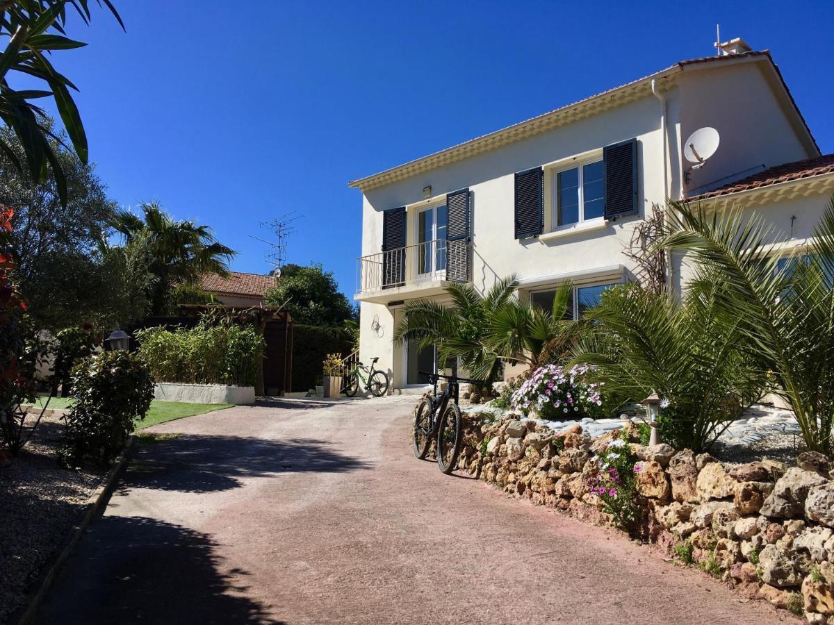 Bed,Kitchen And Swimming Pool Villa Esterel Saint-Raphaël Εξωτερικό φωτογραφία
