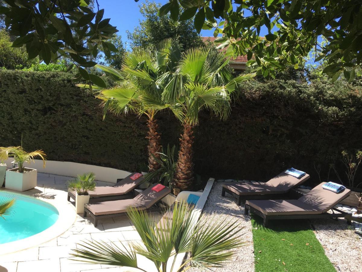 Bed,Kitchen And Swimming Pool Villa Esterel Saint-Raphaël Εξωτερικό φωτογραφία
