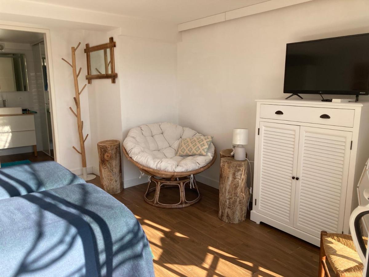 Bed,Kitchen And Swimming Pool Villa Esterel Saint-Raphaël Εξωτερικό φωτογραφία